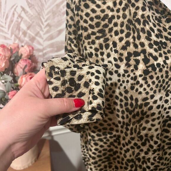 NWOT H&M Animal Print Button Down Shirt Size S - Picture 4 of 7